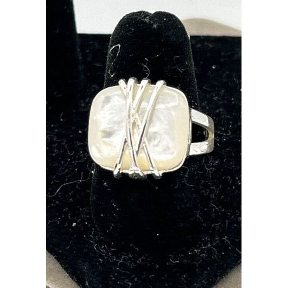 Ring Silver Tone Wrap Mother of Pearl Stone Ring 8 Size